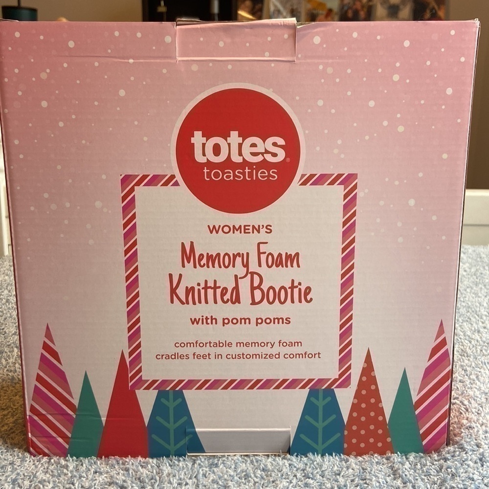 NWT 𝅺Totes toasties Women’s Memory Foam Knitted Bootie with Pom Poms XL 9-10 - Picture 2 of 3